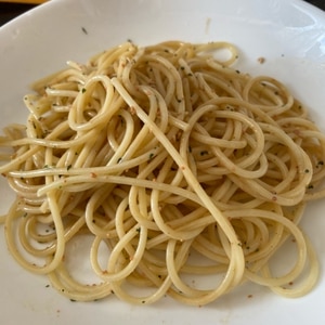 ふりかけで作る簡単ワカメと鮭のスパゲティ